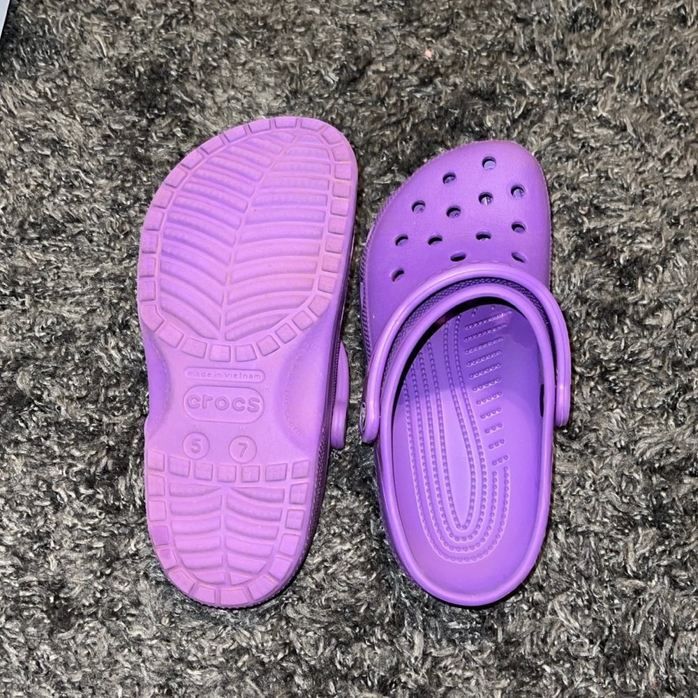 Women’s crocs, size 7, purple
